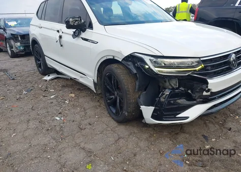 2023 Volkswagen Tiguan 2.0T Se R-Line Black z USA, uszkodzony, nr VIN 3VVCB7AX7PM031430